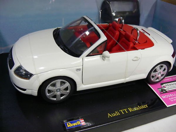 1/18 Revell Audi TT Roadster weiss