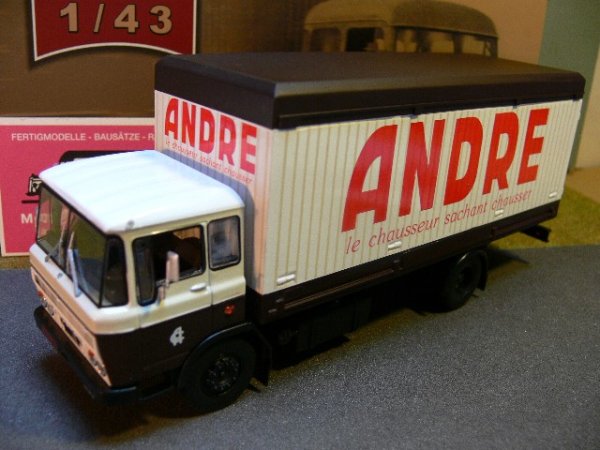 1/43 IXO DAF A 2600 1970 Andre Koffer-LKW