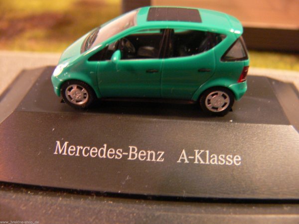 1/87 Herpa MB A Klasse 5-türig grün mit geschlossenem Faltdach