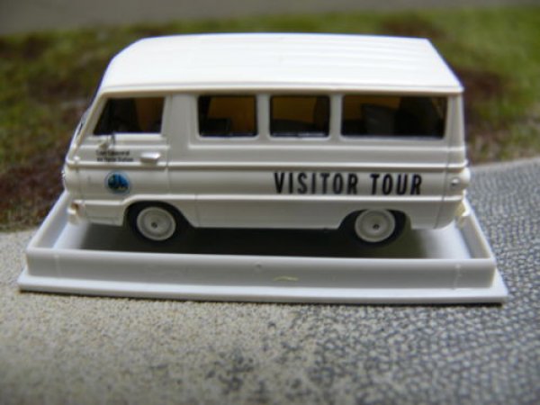 1/87 Brekina Dodge A 100 Bus Cape Canaveral 34308