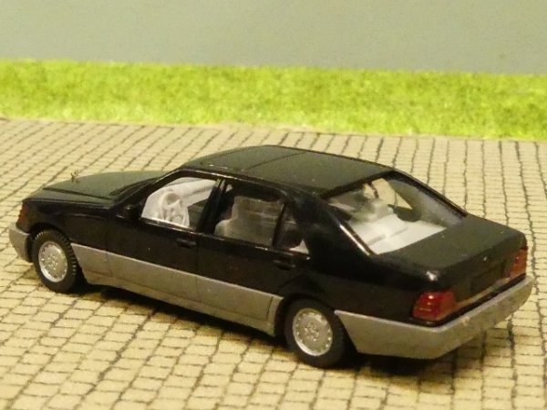 1/87 Wiking MB 500 SEL schwarz 158 02