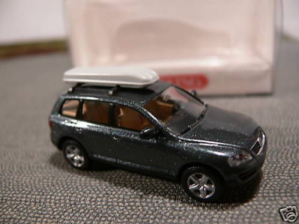 1/87 Wiking VW Touareg Dachgepäckbox dunkelgraumetallic 060 03