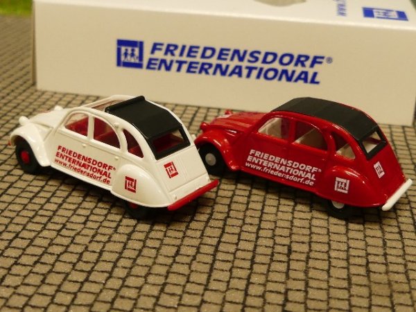 1/87 Wiking Citroen 2CV Friedensdorf Set