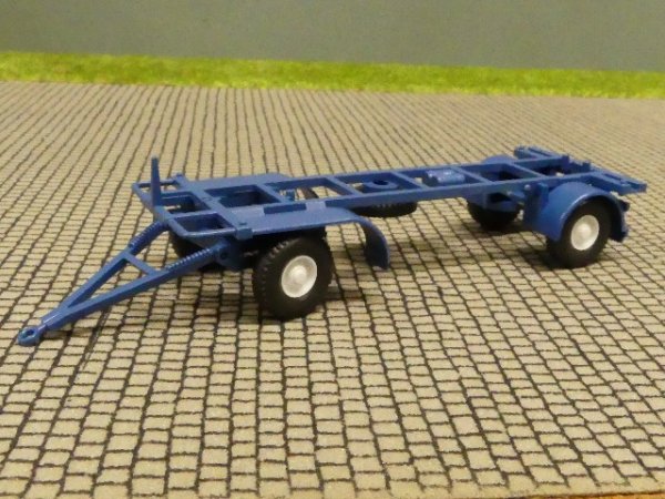 1/87 Wiking Anhänger für Wechselaufbau blau 57050