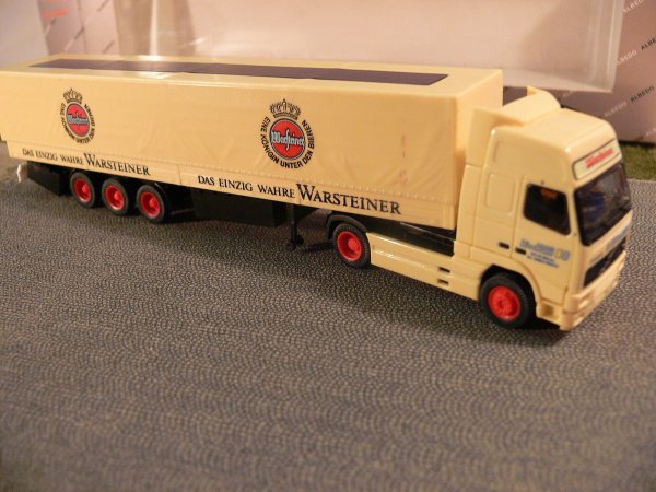 1/87 Herpa Albedo Volvo FH16 Warsteiner Planen-Sattelzug mit zwei Wappen