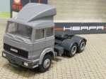 1/87 Herpa IVECO TurboStar 3achs Zugmaschine hellgrau