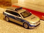 1/87 Herpa VW Passat Variant GTE Polizei Hamburg 093910